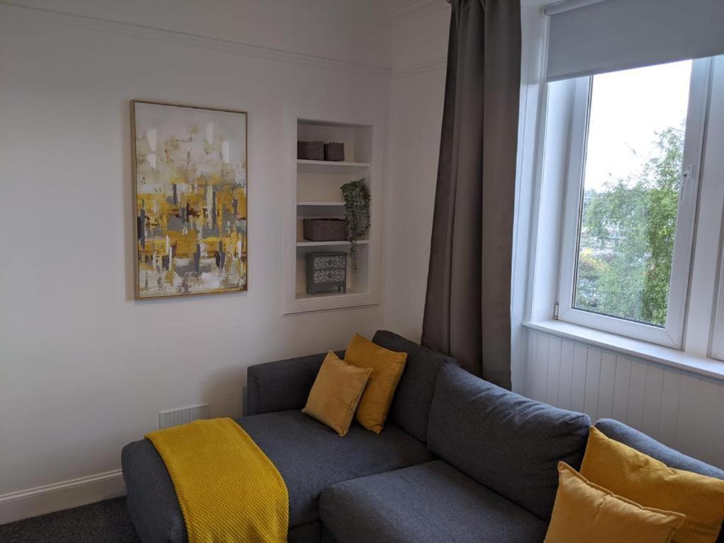 Glenclova - No 5 Bellyeoman, Bright Two Bedroom Apartment Dunfermline Exteriör bild