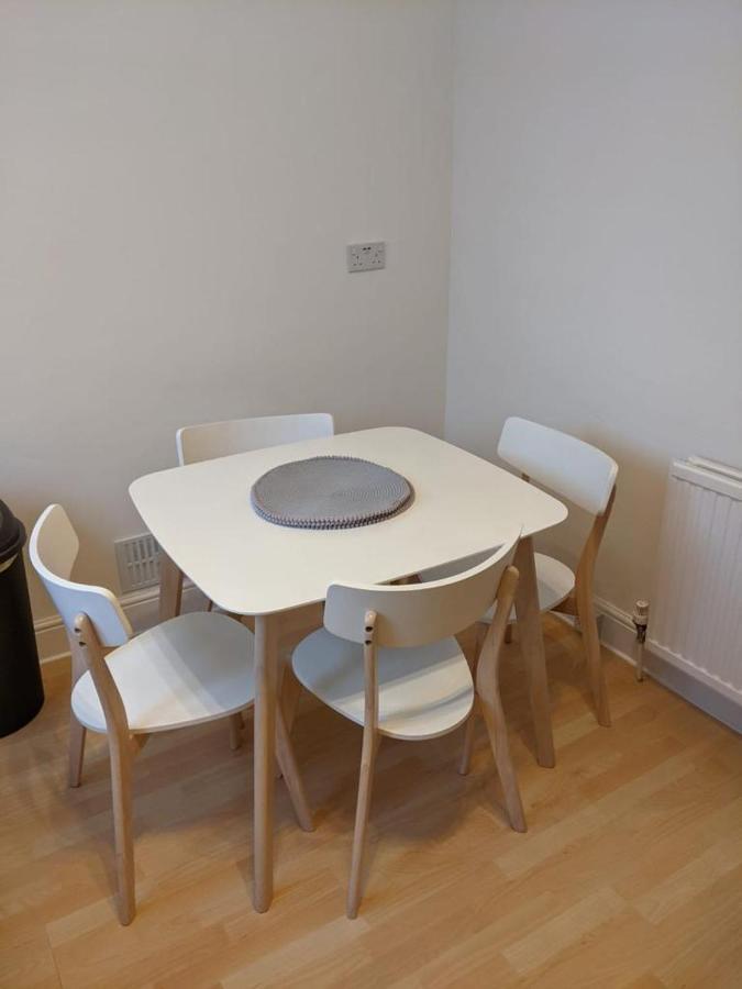 Glenclova - No 5 Bellyeoman, Bright Two Bedroom Apartment Dunfermline Exteriör bild