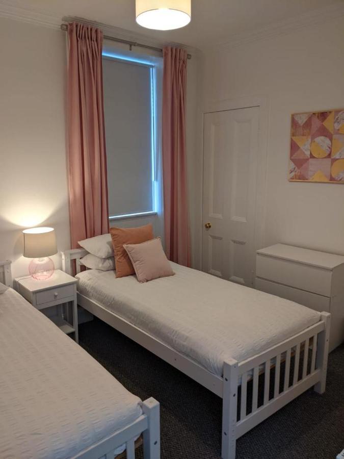 Glenclova - No 5 Bellyeoman, Bright Two Bedroom Apartment Dunfermline Exteriör bild