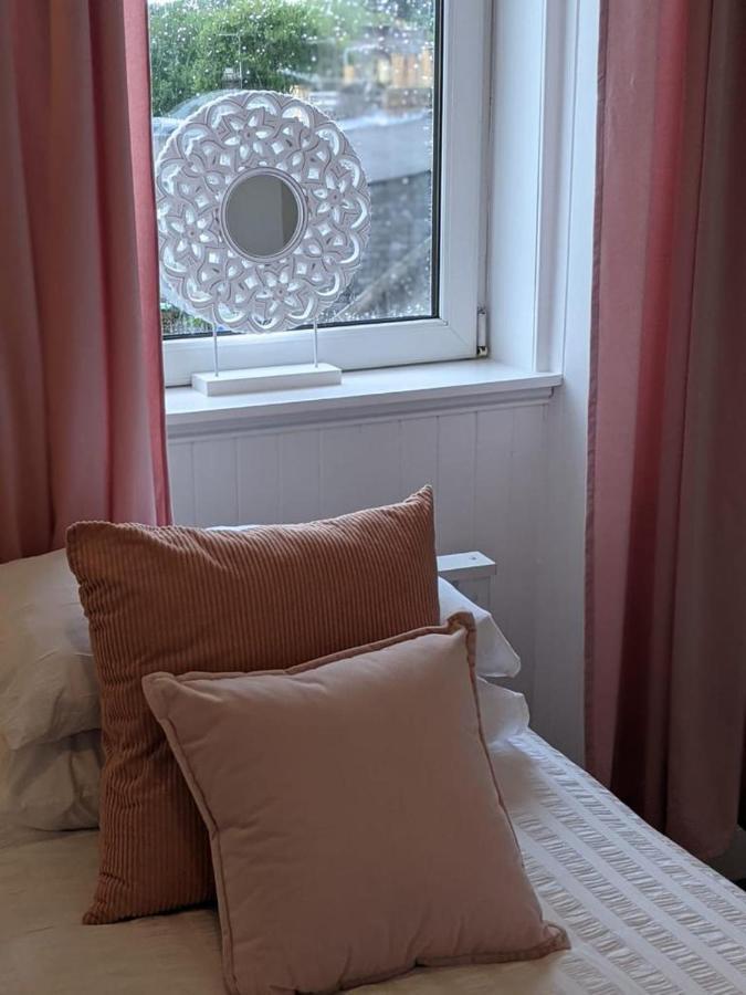 Glenclova - No 5 Bellyeoman, Bright Two Bedroom Apartment Dunfermline Exteriör bild