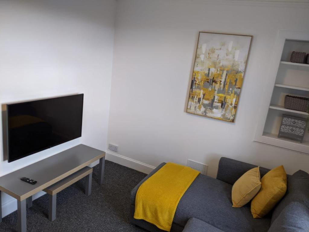 Glenclova - No 5 Bellyeoman, Bright Two Bedroom Apartment Dunfermline Exteriör bild