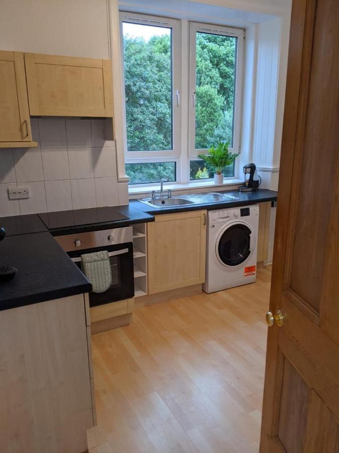 Glenclova - No 5 Bellyeoman, Bright Two Bedroom Apartment Dunfermline Exteriör bild